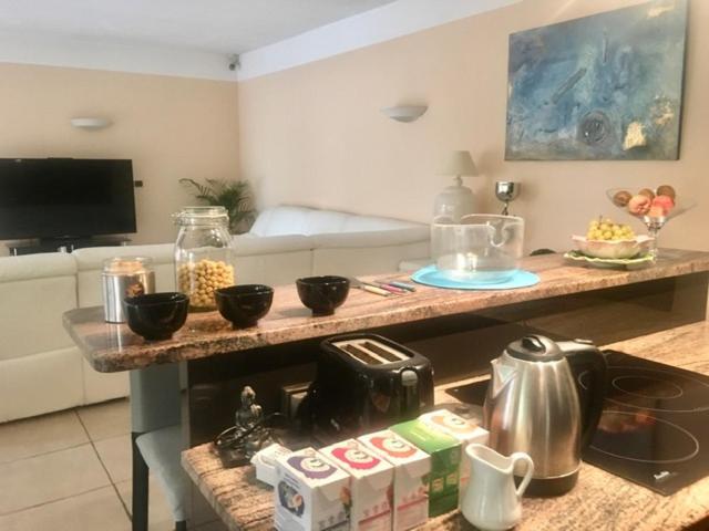 Serenity Chambre D'Hote Au Calme Des Maitres Tibetains Y Ont Sejourne 15 Mn Des Plages Appartement Mougins Buitenkant foto