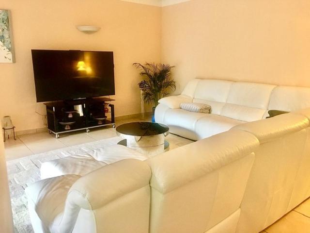 Serenity Chambre D'Hote Au Calme Des Maitres Tibetains Y Ont Sejourne 15 Mn Des Plages Appartement Mougins Buitenkant foto