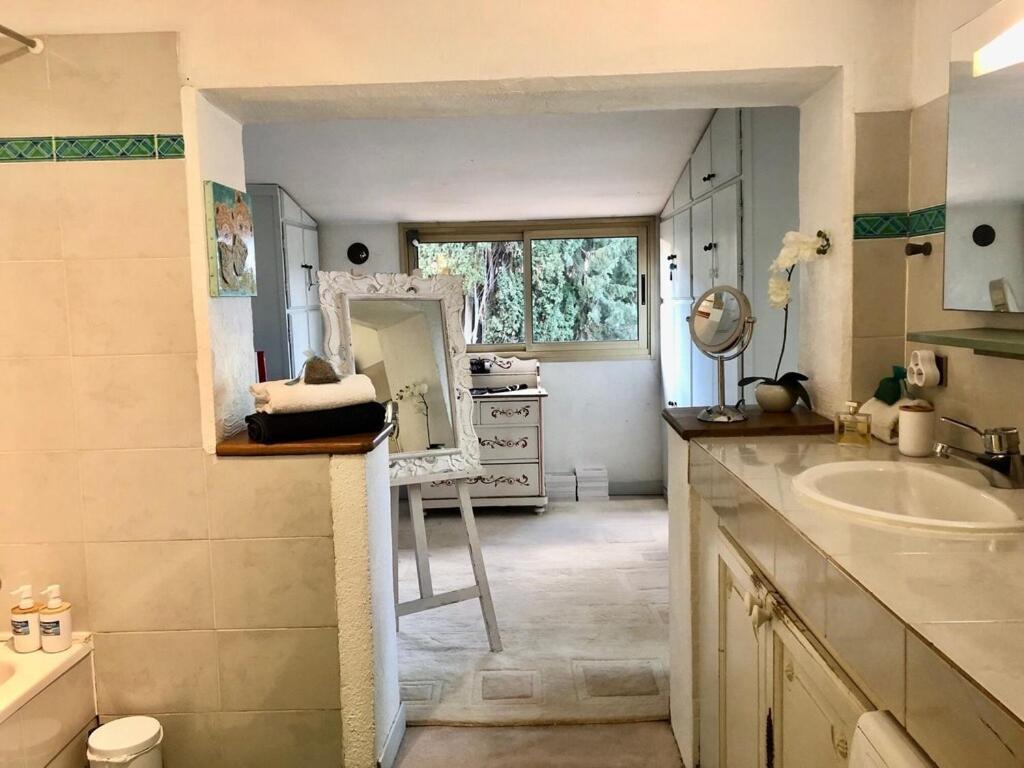 Serenity Chambre D'Hote Au Calme Des Maitres Tibetains Y Ont Sejourne 15 Mn Des Plages Appartement Mougins Buitenkant foto